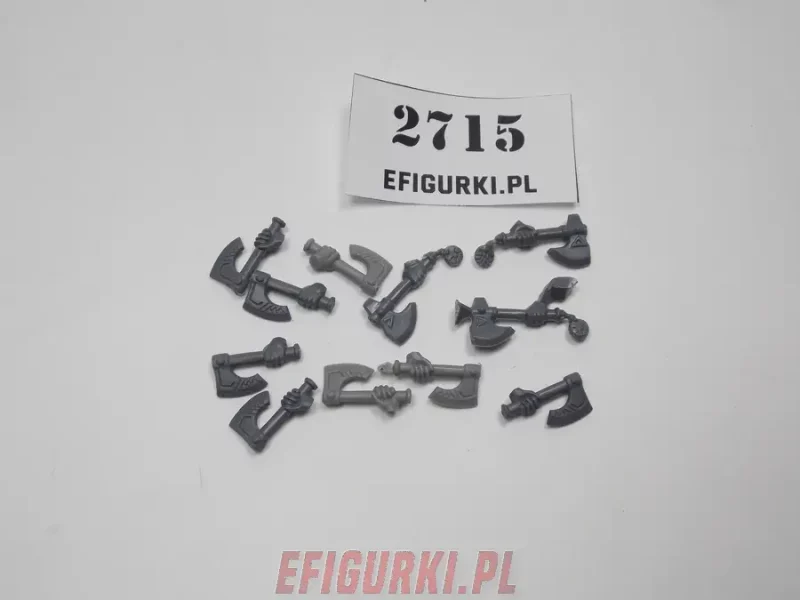 Ręka z toporem Dwarf Warriors. 2715