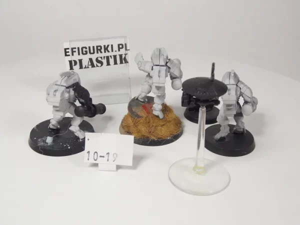 Stealth battlesuit Tau. 10-19