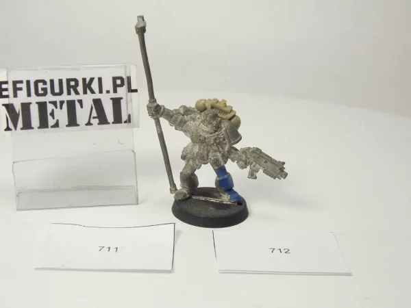 Space Marines Standard Metal. 711-2