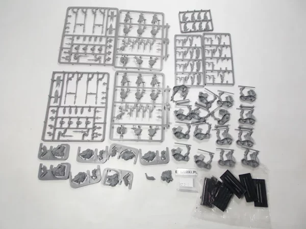 Silver helms x8 Kompletni. High Elf $13-3