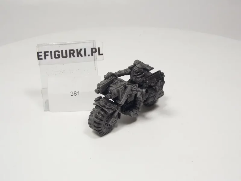 Space Marines Scout Bike. 381