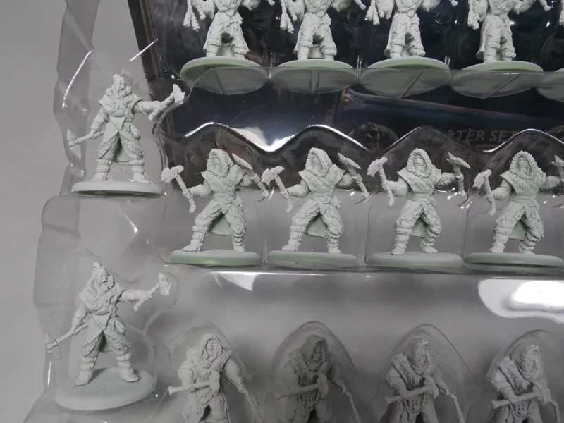 Free Folk Starter Set. Same figurki. 24-25