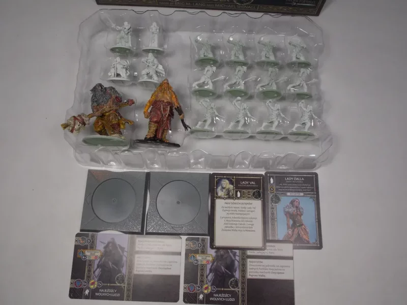 Free Folk Starter Set. Same figurki. 24-25