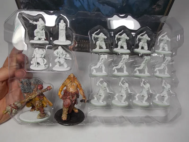 Free Folk Starter Set. Same figurki. 24-25