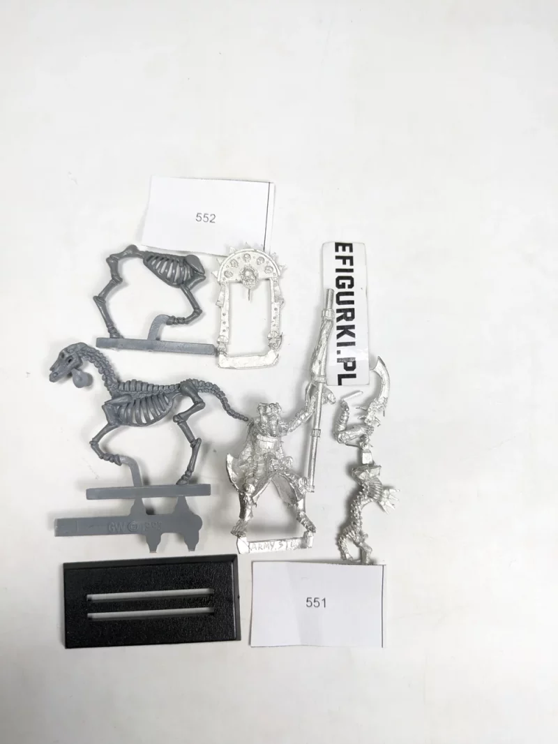 Tomb Kings Khmeri Sztandarowy. Metal 552