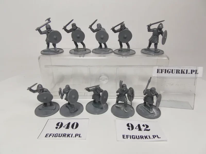 Dark Age Warriors 940-2. Miecze 10 szt SAGA
