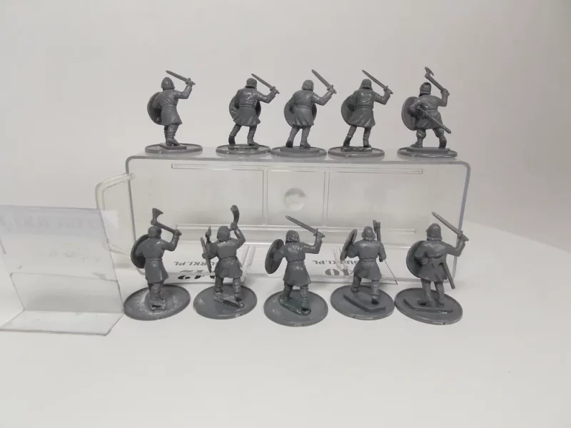 Dark Age Warriors 940-2. Miecze 10 szt SAGA