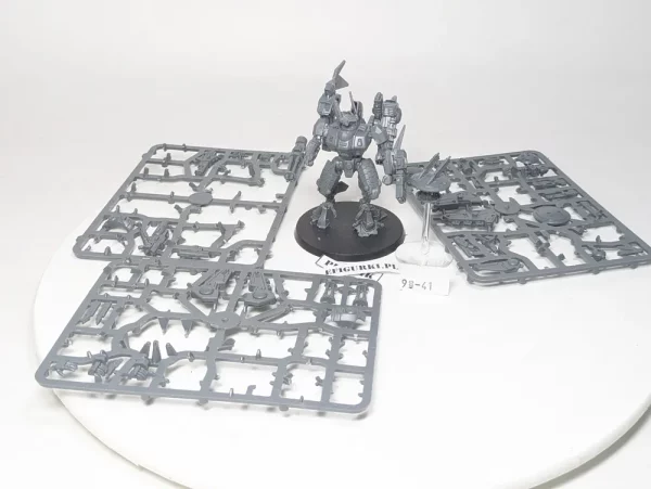 T'au Empire Commander. 9-41