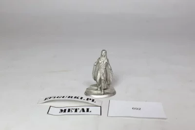 Daenerys in Traditional Garb. 692 Dark sword Miniatures