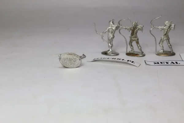 TMM-8012 Wood Elf Archer. Metal Tom Meier Ral Partha. 404