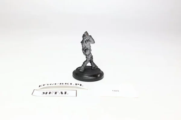 Outlaw MIniatures kobieta. 180