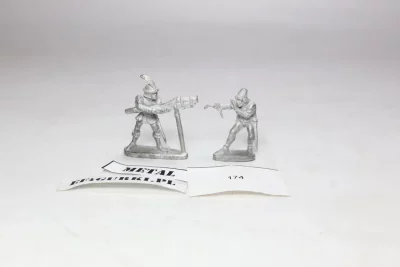 Medieval Large Hand Cannons And Crew. Metal miriltion 174