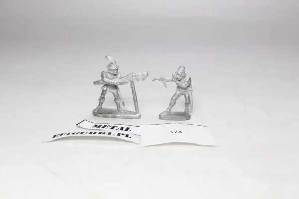 Medieval Large Hand Cannons And Crew. Metal miriltion 174