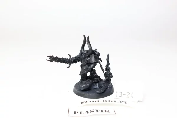 Chaos Space Marines Captain. 13-24