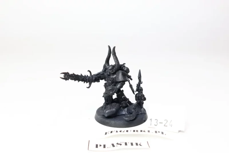 Chaos Space Marines Captain. 13-24