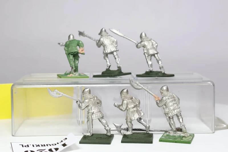 AO17 Infantry advancing/running with polearms. 1026