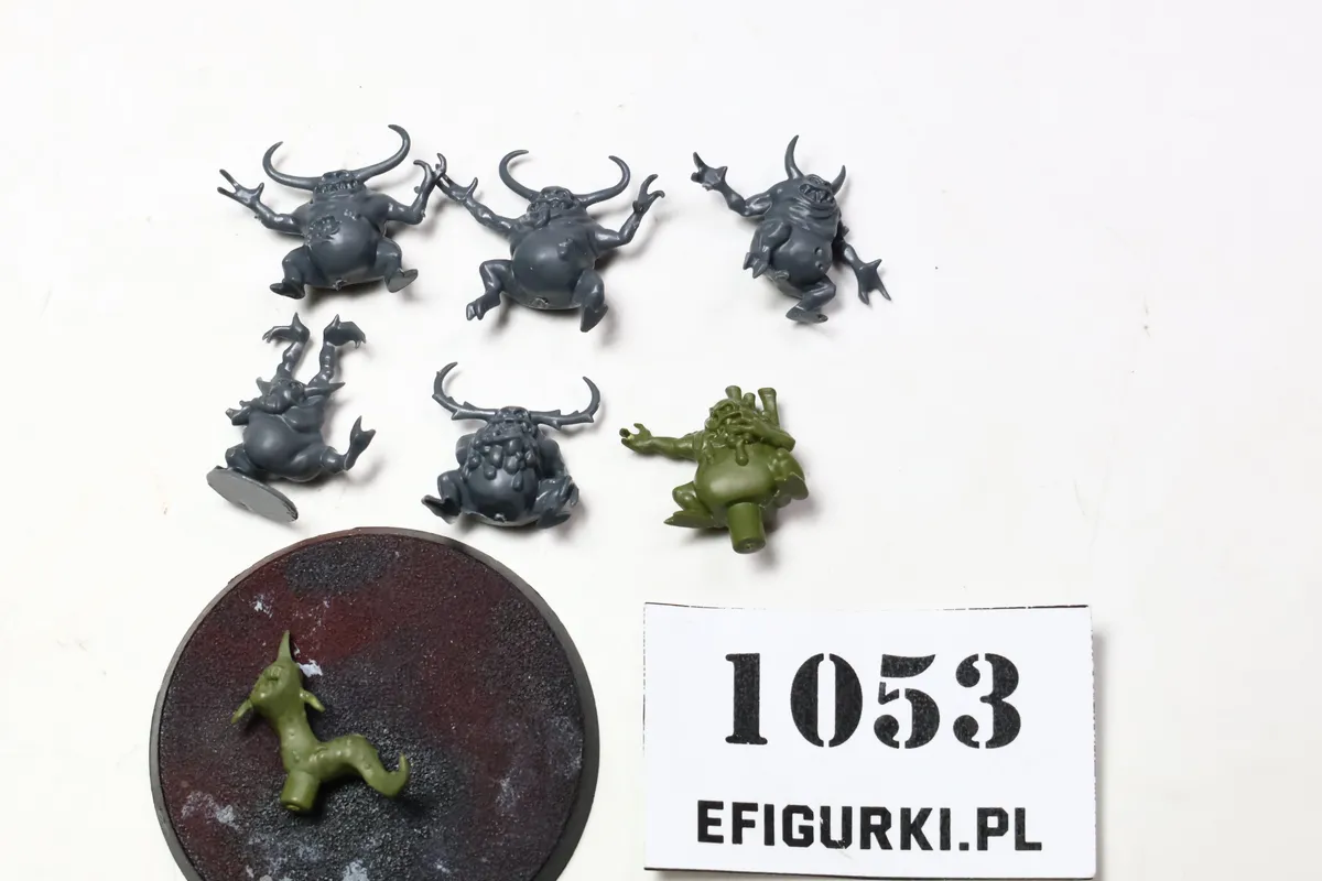 Nurglingi luźne z podstawką. 1053