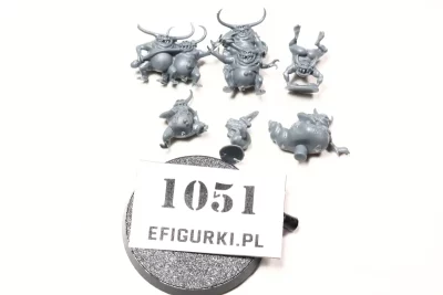 Nurglingi luźne z podstawką. 1051