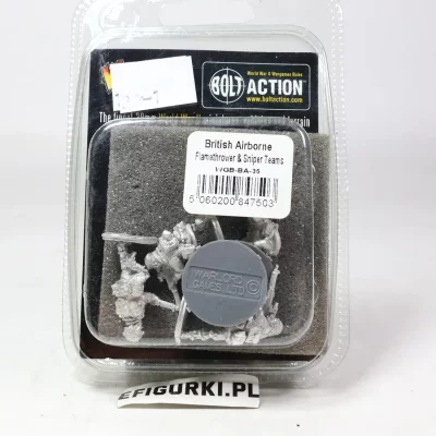 British Airbone Metal Flamethrower and sniper team. LT 20-1