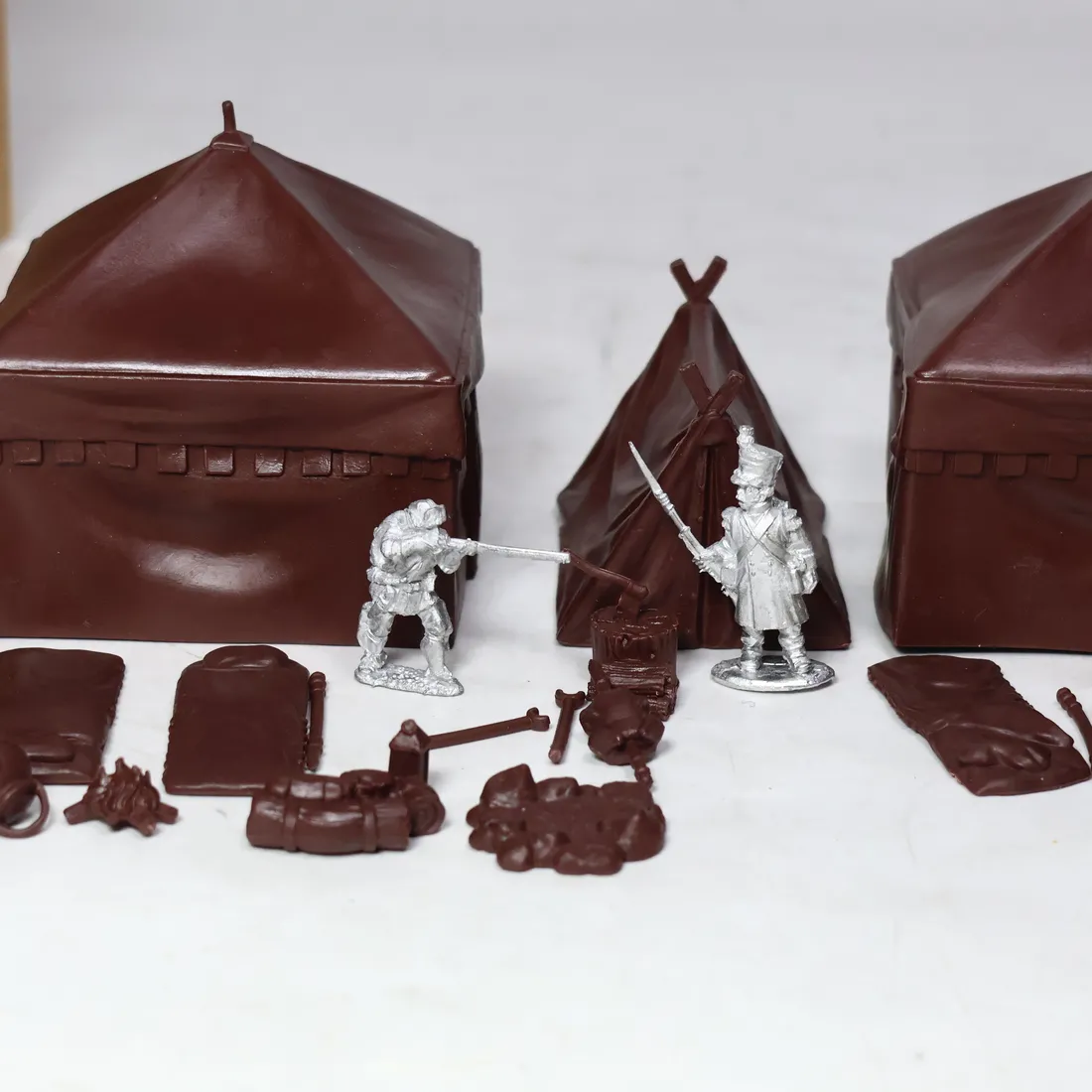 Terrain Crate Campsite Plastik. Mantic U7 32-85