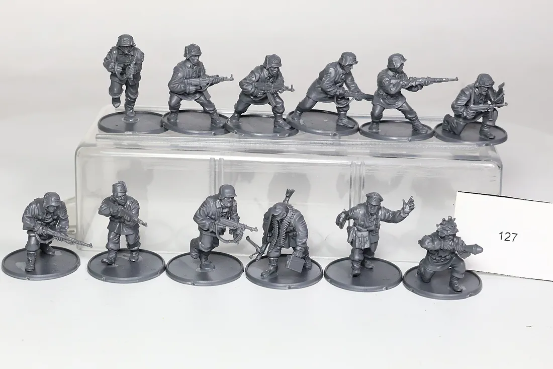 Waffen-SS Grenadiers Squad. Plastik Bolt U14 127