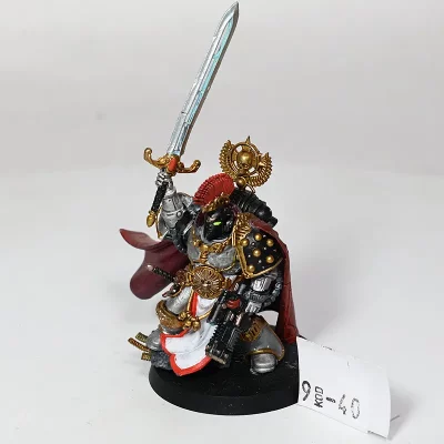 Legion Praetor with Power Sword. Plastik 9-40