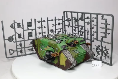 Land Raider Chaos 9-46. Plastik U25