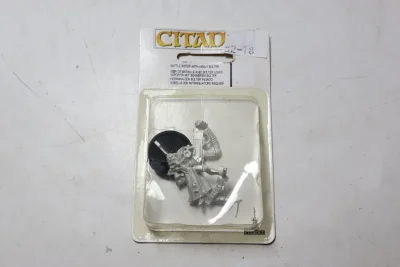 Battle Sister H.Bolter Metal. lt2-18