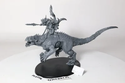 Saurus Oldblood on Carnosaur. Plastik 8-72 u52