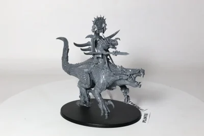 Saurus Oldblood on Carnosaur. Plastik 8-72 u52